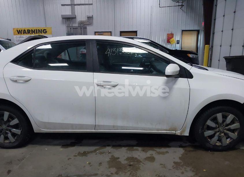 Photo 13 of 2015 Toyota Corolla (VIN 5YFBURHE4FP339151)