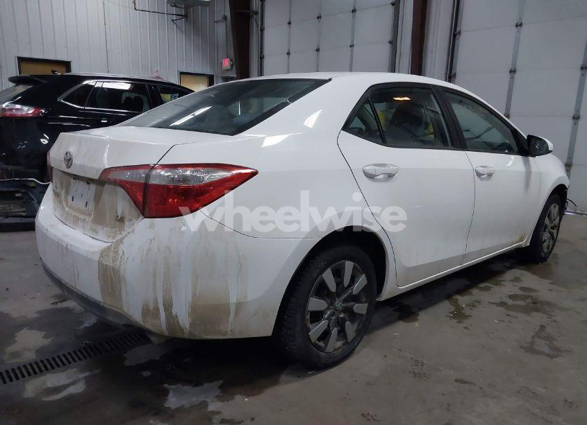 Photo 4 of 2015 Toyota Corolla (VIN 5YFBURHE4FP339151)