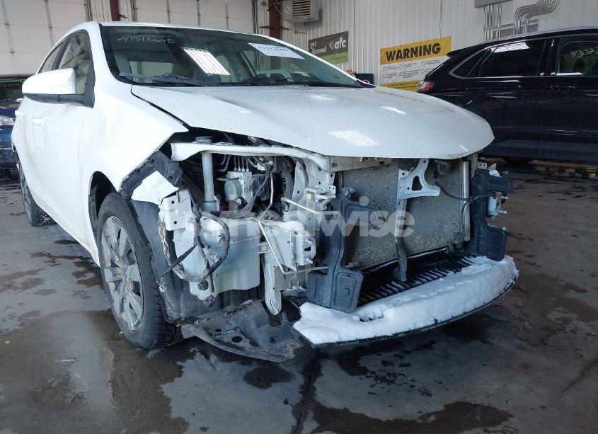 Photo 6 of 2015 Toyota Corolla (VIN 5YFBURHE4FP339151)