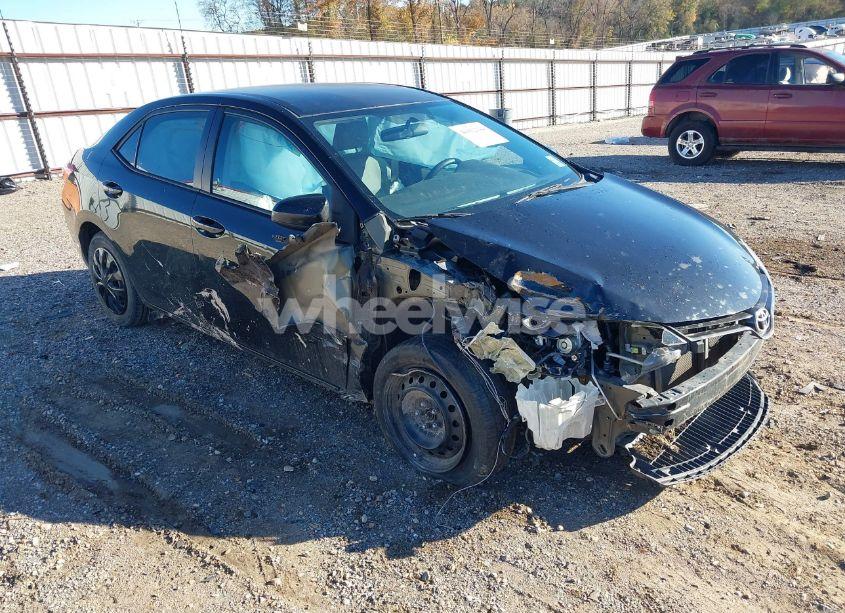 2016 Toyota Corolla LE (VIN 5YFBURHE4GP384060) main photo