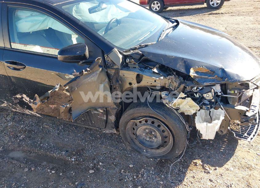 Photo 12 of 2016 Toyota Corolla LE (VIN 5YFBURHE4GP384060)