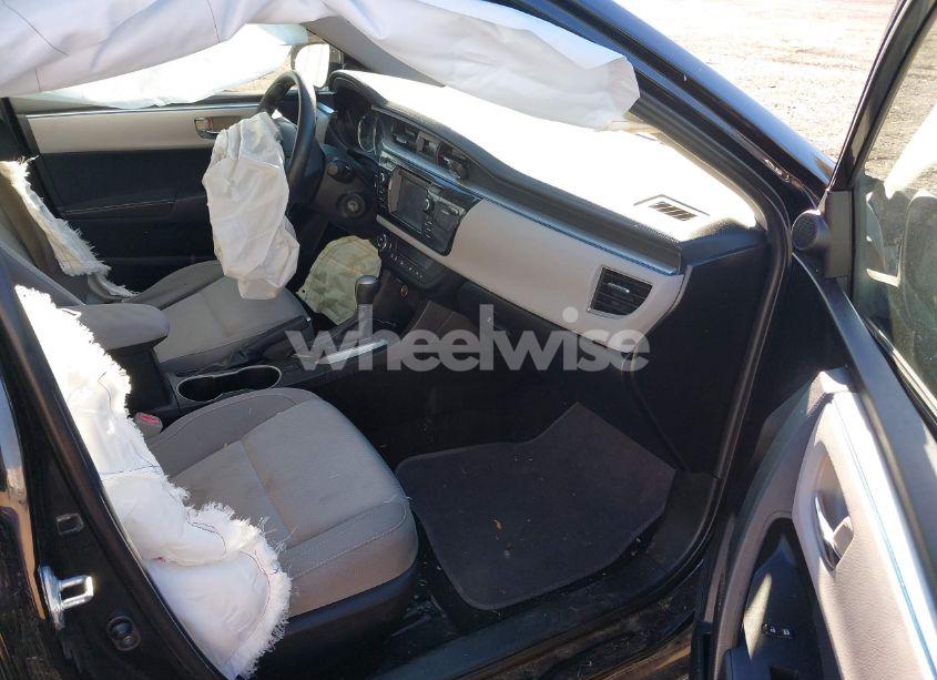 Photo 5 of 2016 Toyota Corolla LE (VIN 5YFBURHE4GP384060)