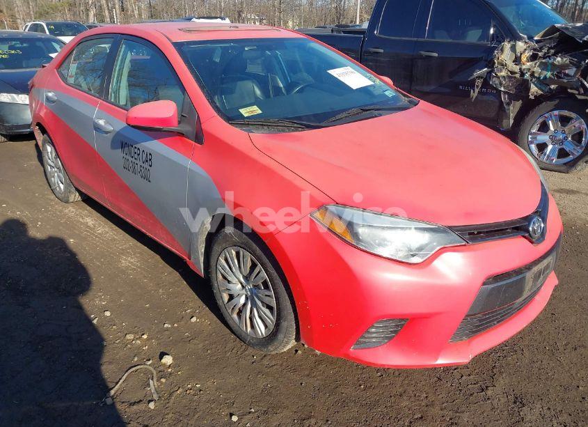 2016 Toyota Corolla LE (VIN 5YFBURHE4GP445679) main photo