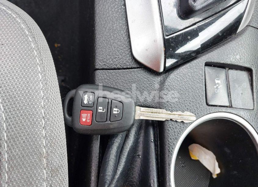 Photo 11 of 2016 Toyota Corolla LE (VIN 5YFBURHE4GP478603)