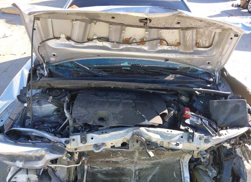 Photo 10 of 2016 Toyota Corolla LE (VIN 5YFBURHE4GP500180)