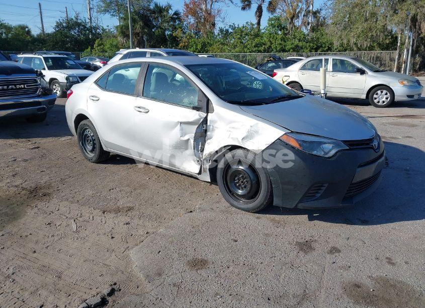2016 Toyota Corolla LE (VIN 5YFBURHE4GP502818) main photo