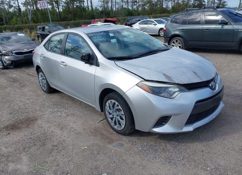 2016 Toyota Corolla LE (VIN 5YFBURHE4GP550819) main photo