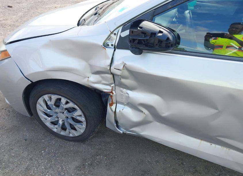 Photo 6 of 2016 Toyota Corolla LE (VIN 5YFBURHE4GP550819)