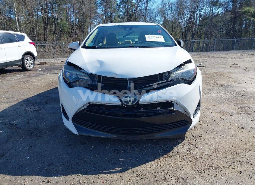 Photo 12 of 2017 Toyota Corolla LE (VIN 5YFBURHE4HP580792)