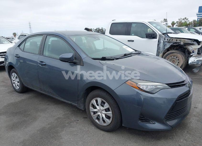 2017 Toyota Corolla L (VIN 5YFBURHE4HP598340) main photo