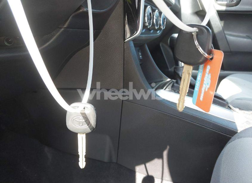 Photo 11 of 2017 Toyota Corolla L (VIN 5YFBURHE4HP598340)