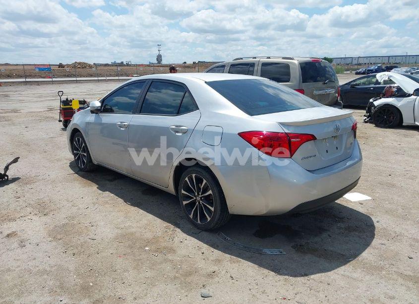 Photo 3 of 2017 Toyota Corolla SE (VIN 5YFBURHE4HP612673)