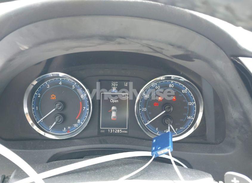 Photo 7 of 2017 Toyota Corolla SE (VIN 5YFBURHE4HP612673)