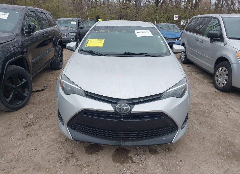 Photo 13 of 2017 Toyota Corolla LE (VIN 5YFBURHE4HP656172)