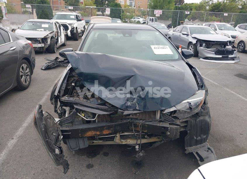 Photo 13 of 2017 Toyota Corolla LE (VIN 5YFBURHE4HP657435)