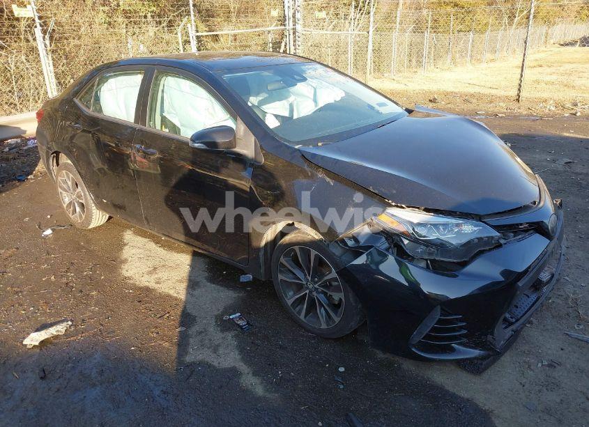 2017 Toyota Corolla L/LE/XLE/SE/XSE (VIN 5YFBURHE4HP660500) main photo