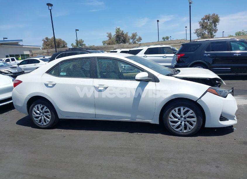 Photo 14 of 2017 Toyota Corolla LE (VIN 5YFBURHE4HP675062)