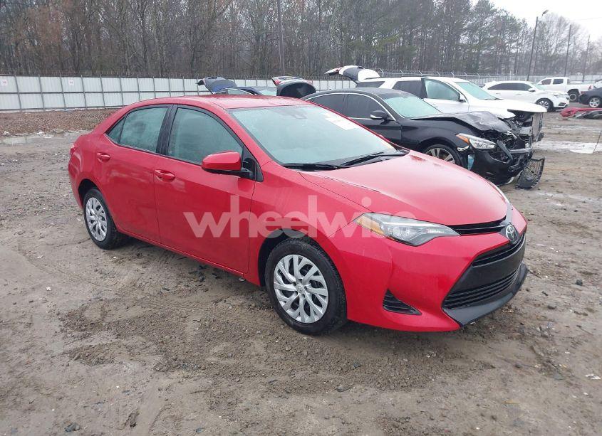 2017 Toyota Corolla LE (VIN 5YFBURHE4HP675529) main photo
