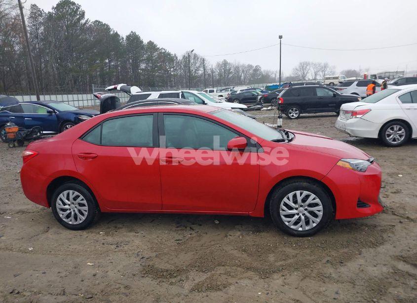 Photo 13 of 2017 Toyota Corolla LE (VIN 5YFBURHE4HP675529)