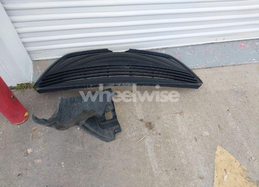 Photo 12 of 2017 Toyota Corolla LE (VIN 5YFBURHE4HP681492)