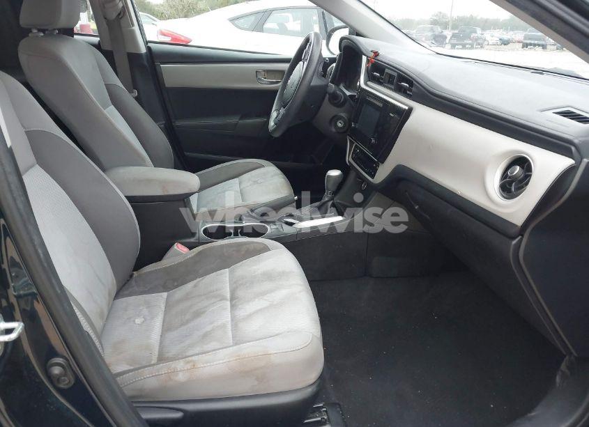 Photo 5 of 2017 Toyota Corolla LE (VIN 5YFBURHE4HP681492)