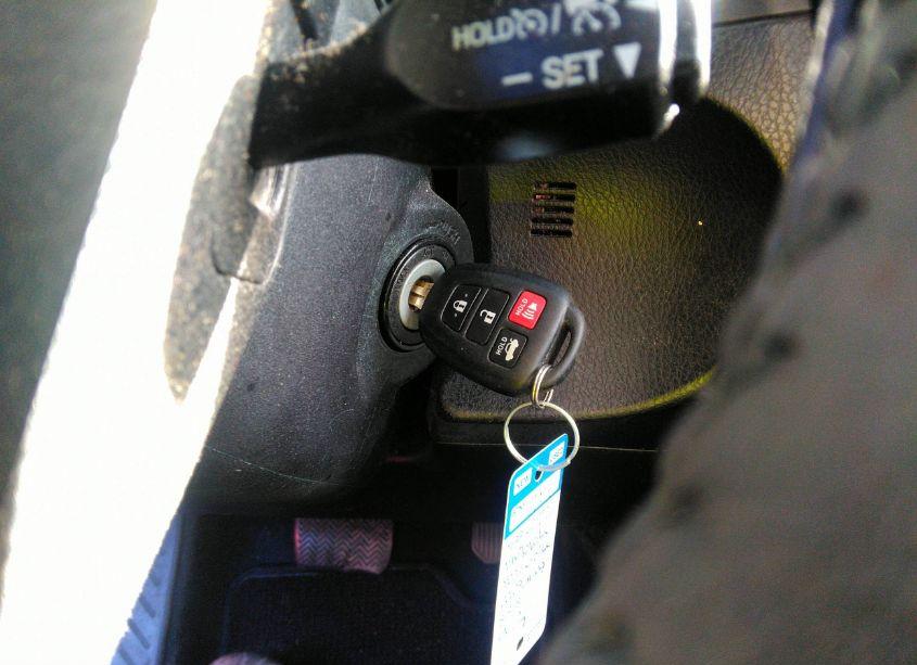 Photo 11 of 2017 Toyota Corolla SE (VIN 5YFBURHE4HP682576)