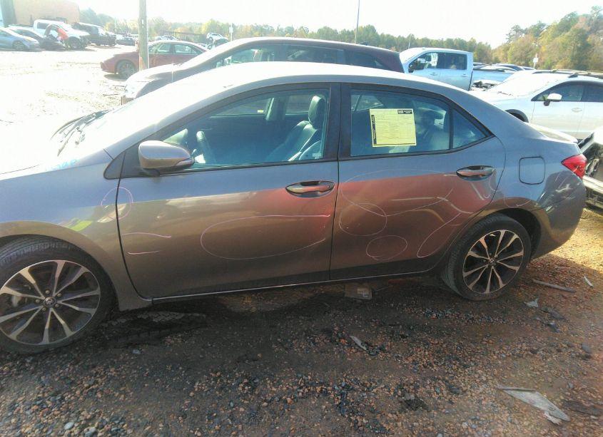 Photo 15 of 2017 Toyota Corolla SE (VIN 5YFBURHE4HP682576)