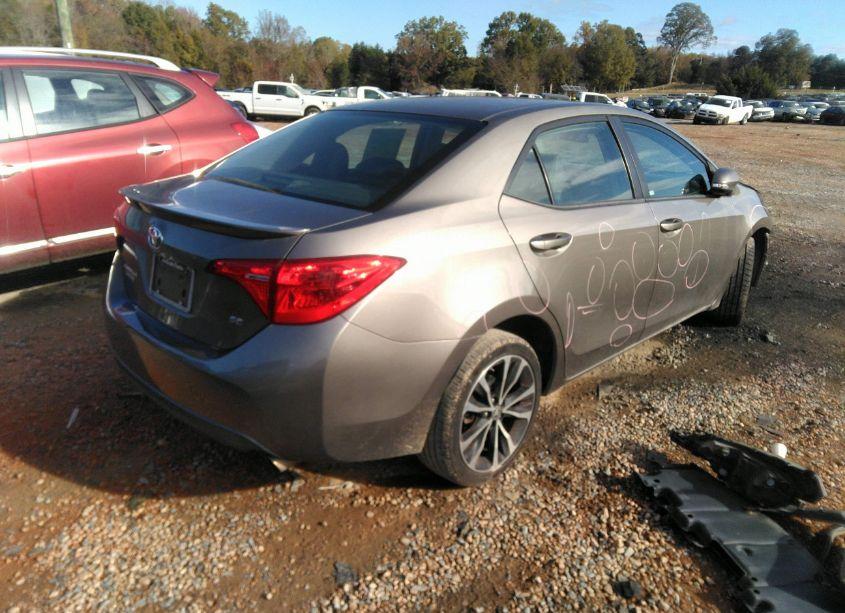 Photo 4 of 2017 Toyota Corolla SE (VIN 5YFBURHE4HP682576)