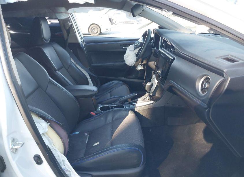 Photo 5 of 2017 Toyota Corolla SE (VIN 5YFBURHE4HP714393)