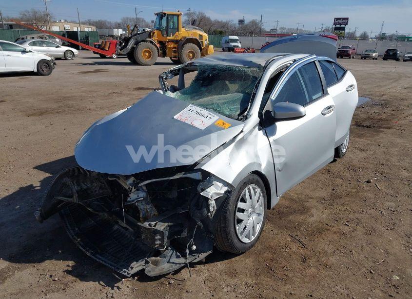 Photo 2 of 2017 Toyota Corolla LE (VIN 5YFBURHE4HP733848)