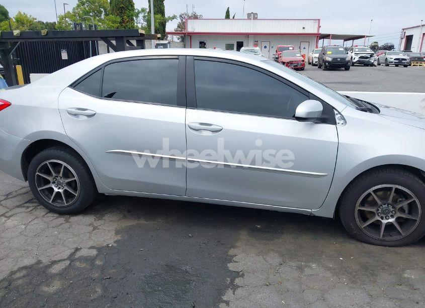 Photo 14 of 2018 Toyota Corolla LE (VIN 5YFBURHE4JP765818)