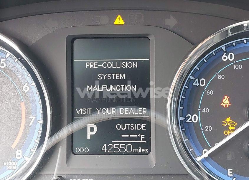 Photo 16 of 2018 Toyota Corolla LE (VIN 5YFBURHE4JP765818)