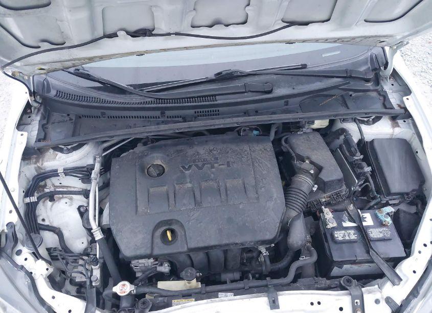 Photo 10 of 2018 Toyota Corolla LE (VIN 5YFBURHE4JP768377)