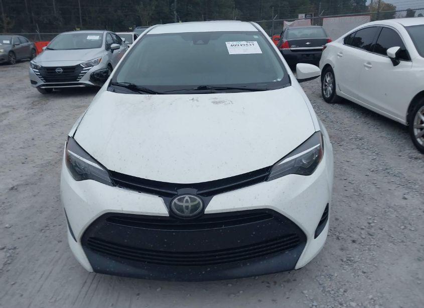 Photo 12 of 2018 Toyota Corolla LE (VIN 5YFBURHE4JP768377)