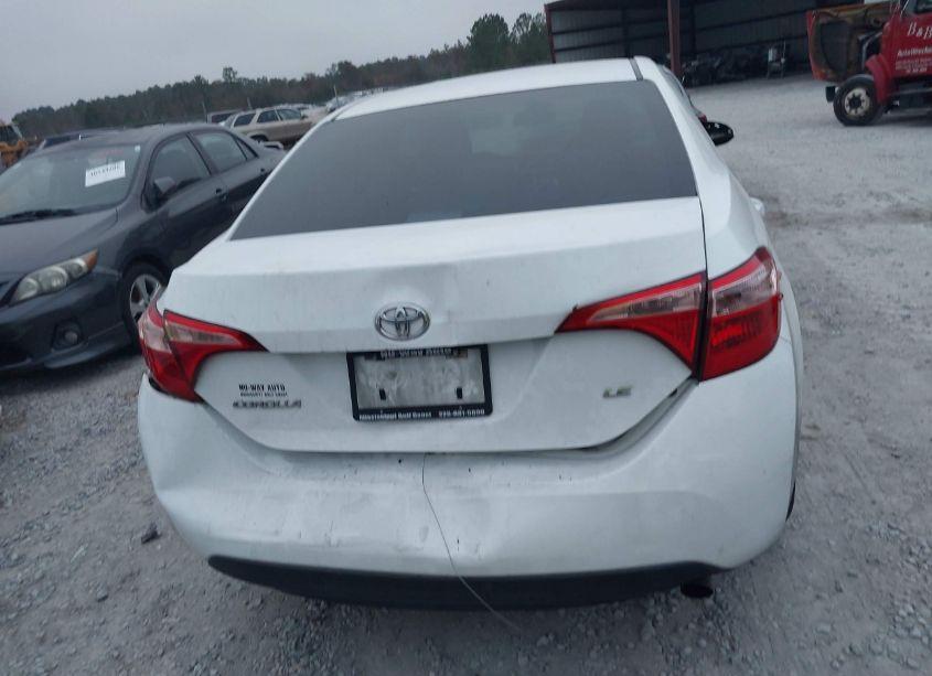 Photo 16 of 2018 Toyota Corolla LE (VIN 5YFBURHE4JP768377)