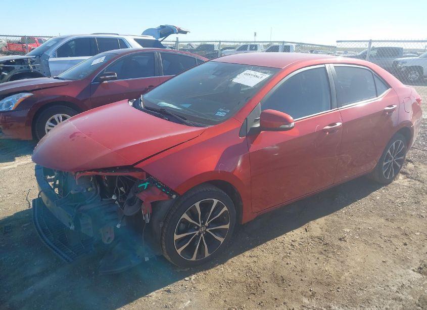 Photo 2 of 2018 Toyota Corolla SE (VIN 5YFBURHE4JP773837)