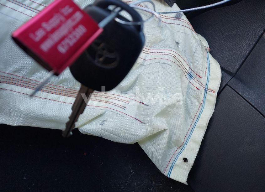 Photo 11 of 2018 Toyota Corolla SE (VIN 5YFBURHE4JP785163)