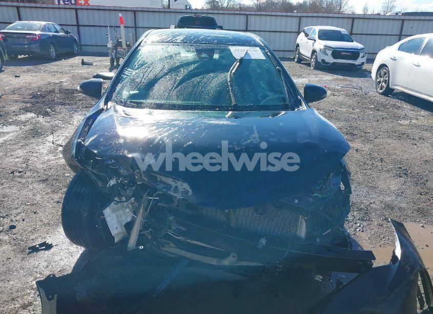 Photo 13 of 2018 Toyota Corolla SE (VIN 5YFBURHE4JP785163)