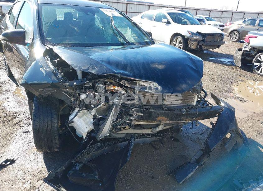 Photo 6 of 2018 Toyota Corolla SE (VIN 5YFBURHE4JP785163)