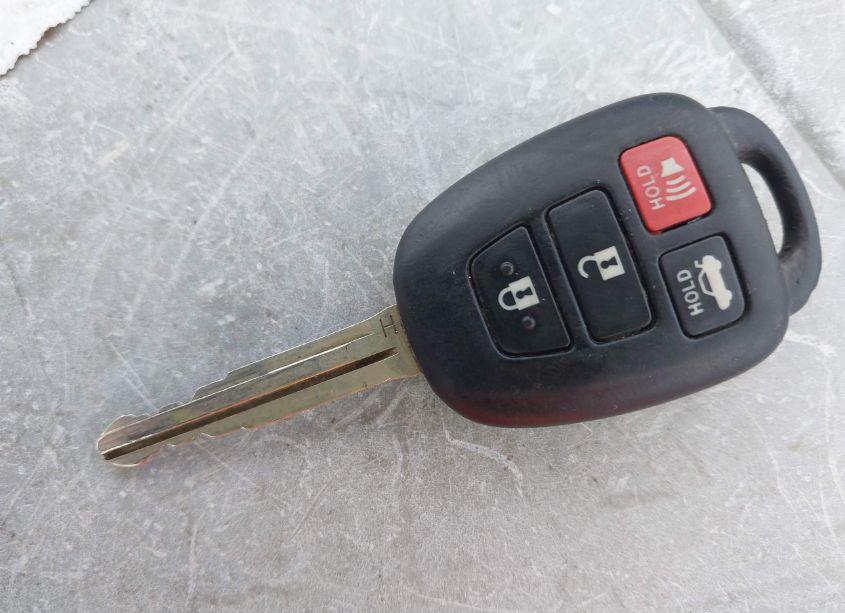 Photo 11 of 2018 Toyota Corolla LE (VIN 5YFBURHE4JP794848)