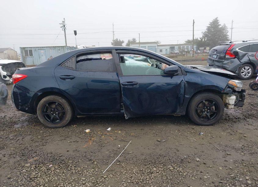 Photo 14 of 2018 Toyota Corolla LE (VIN 5YFBURHE4JP794848)