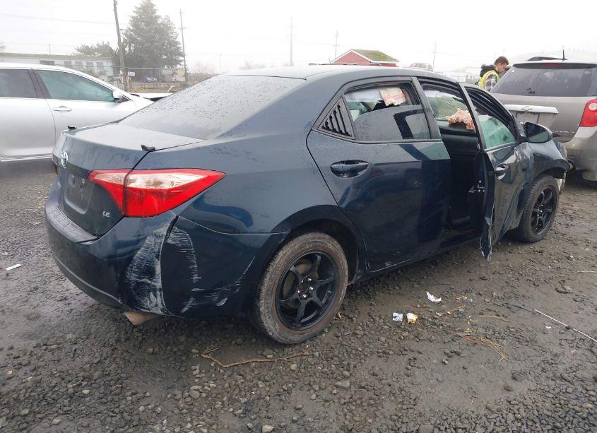 Photo 4 of 2018 Toyota Corolla LE (VIN 5YFBURHE4JP794848)