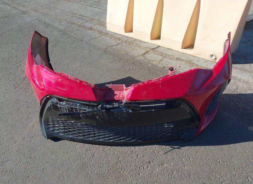 Photo 12 of 2018 Toyota Corolla SE (VIN 5YFBURHE4JP796292)