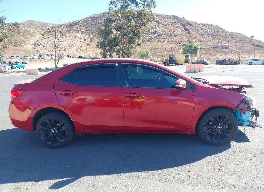 Photo 14 of 2018 Toyota Corolla SE (VIN 5YFBURHE4JP796292)