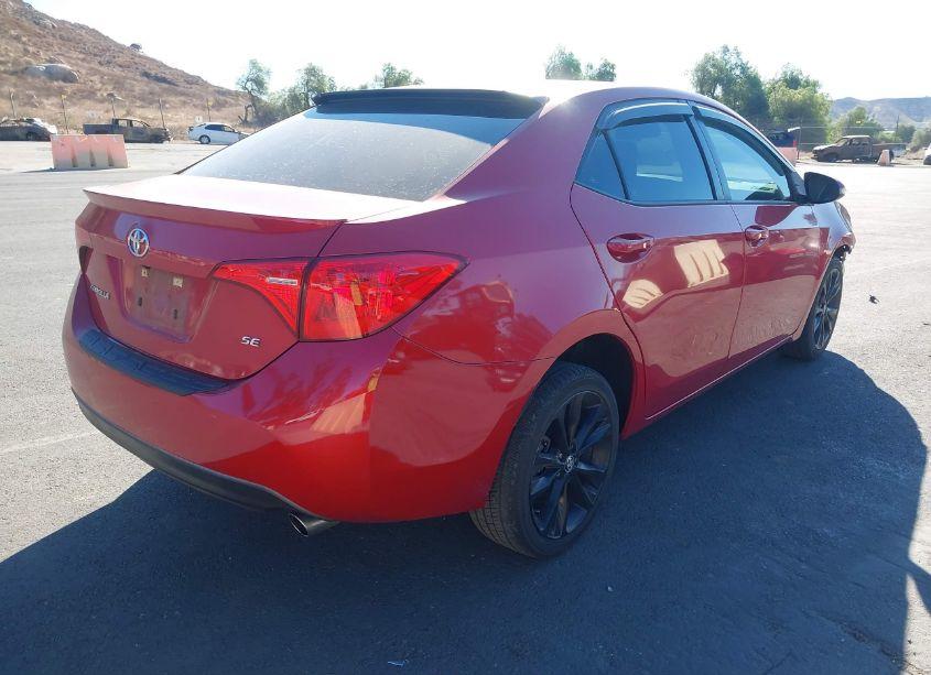 Photo 4 of 2018 Toyota Corolla SE (VIN 5YFBURHE4JP796292)