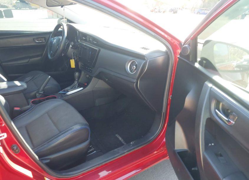 Photo 5 of 2018 Toyota Corolla SE (VIN 5YFBURHE4JP796292)