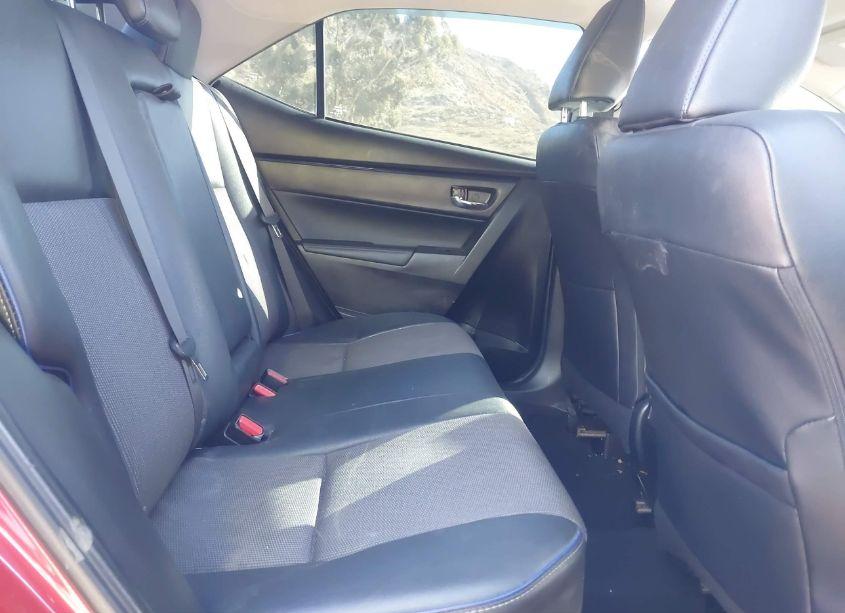 Photo 8 of 2018 Toyota Corolla SE (VIN 5YFBURHE4JP796292)