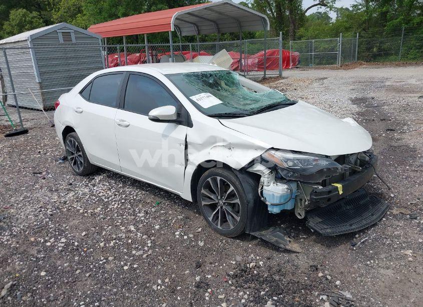 2018 Toyota Corolla SE (VIN 5YFBURHE4JP797409) main photo