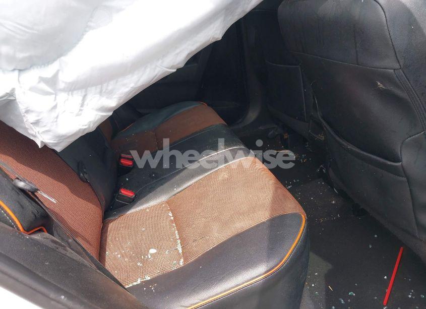 Photo 8 of 2018 Toyota Corolla SE (VIN 5YFBURHE4JP797409)