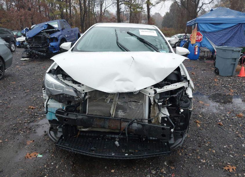 Photo 12 of 2018 Toyota Corolla SE (VIN 5YFBURHE4JP799726)